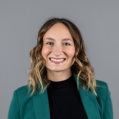 Evelyne Panzenböck, International Business