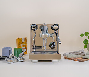 Product picture featuring a coffee machine and decorations.